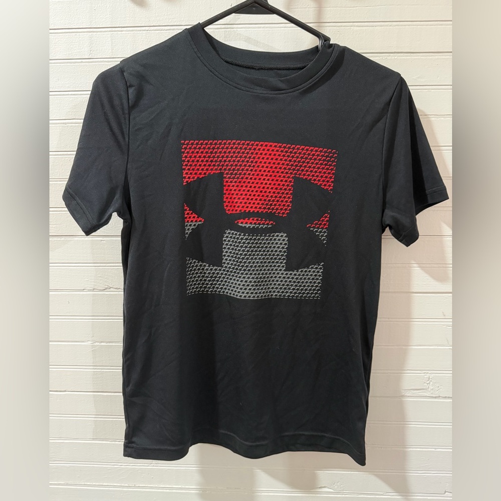 #39 Boys EUC UA Under Armour Black t-shirt YL Youth Large